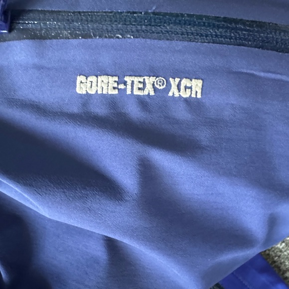 Arc'teryx Vibrant Blue hardshell jacket - vintage in prime condition - women’s L - Picture 3 of 16